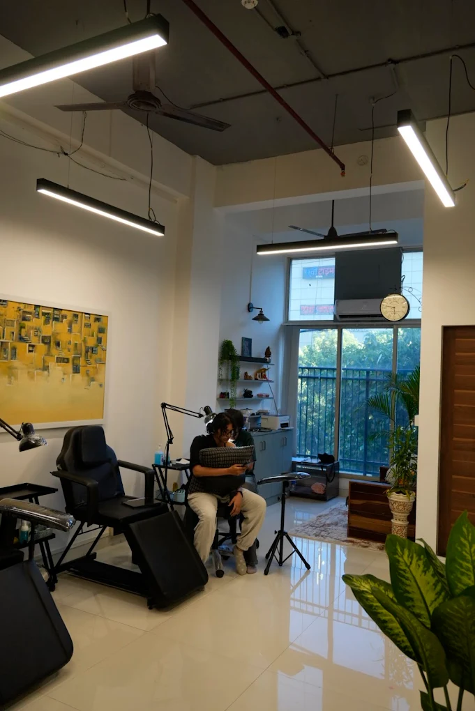 screamzonetattoo location chembur image aesthetic studio white light best tattoo studio in chembur