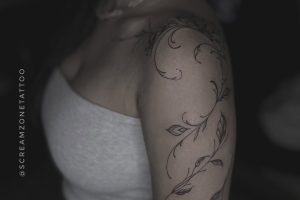 “Nature’s symmetry, inked in harmony—where the leaf meets the Mandala, life finds balance.”Artis (1)