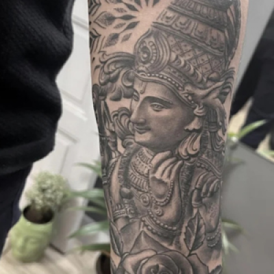 tattoo in ghatkopar screamzonetattoo , krishna portrait tattoo